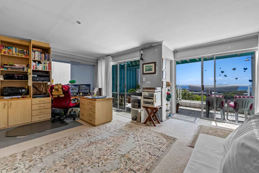 3 Bedroom Property for Sale in Green Point Western Cape